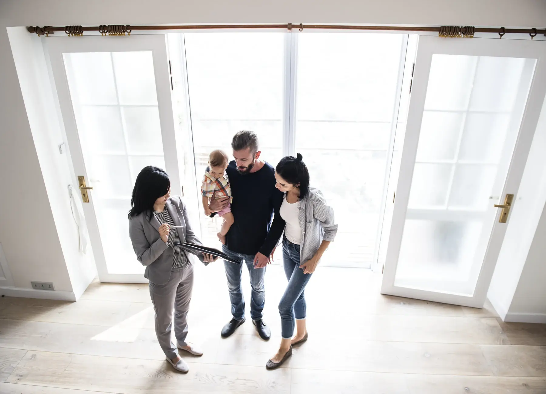 The Pros and Cons of A Non-Exclusive Real Estate Market: A Guide for Sellers